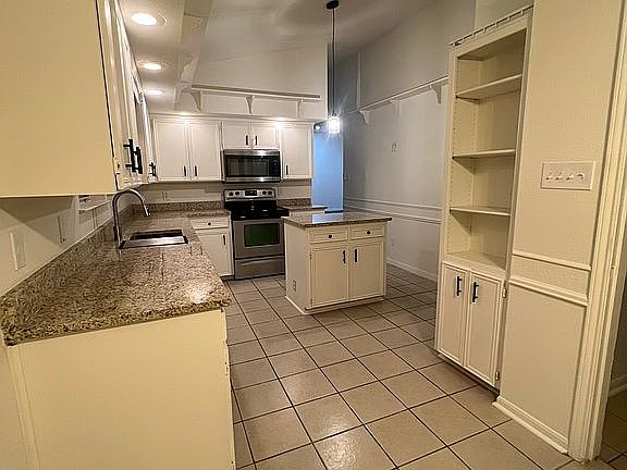 5th image of 1124 Cedar Oaks Ln