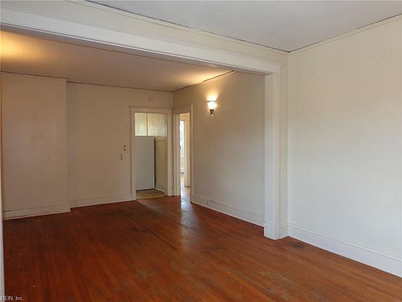 3rd image of 1001 Gates Ave APT 6A