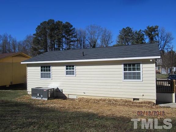 3rd image of 111 Westbury Dr