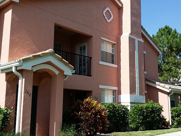 3rd image of 118 SW Peacock Blvd APT 104