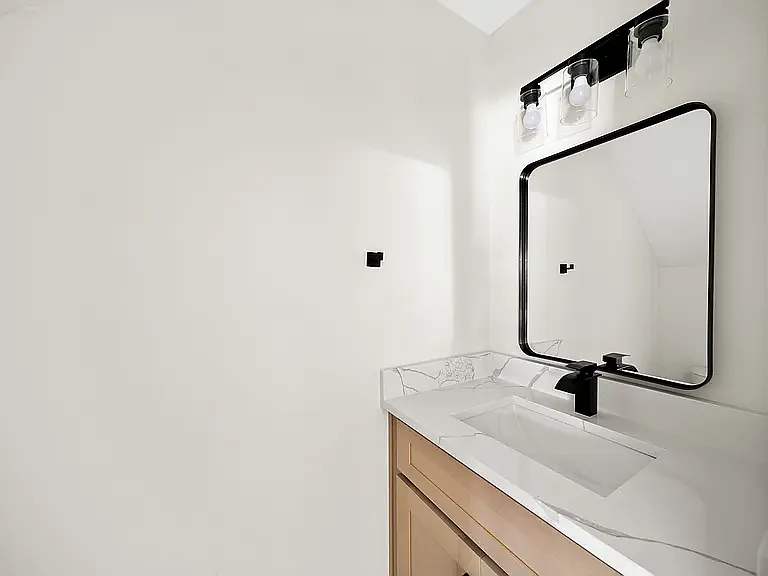 1303 Wedgewood Ct — Photo 8