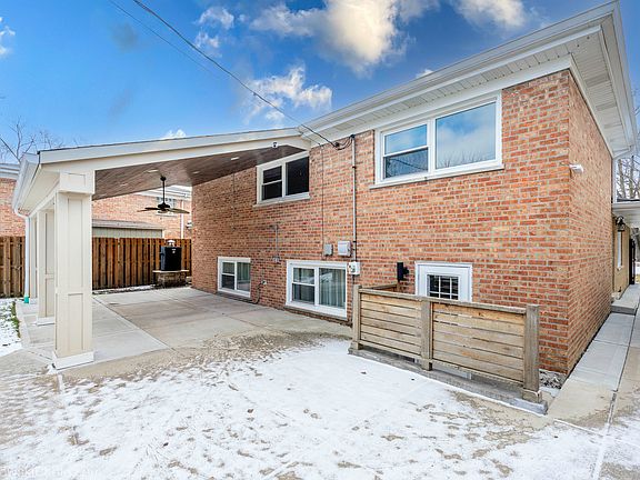 3rd image of 10841 Laramie Ave
