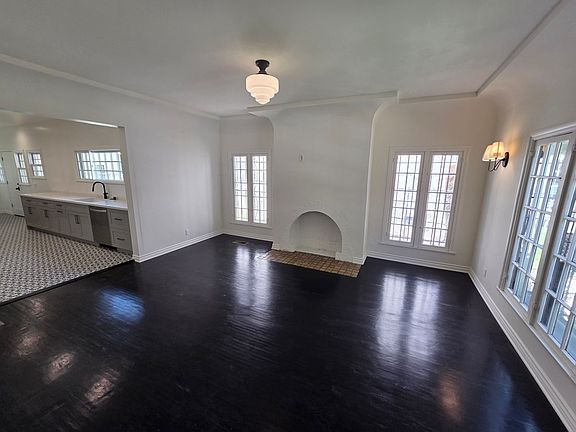 3rd image of 351 S Detroit St APT 2