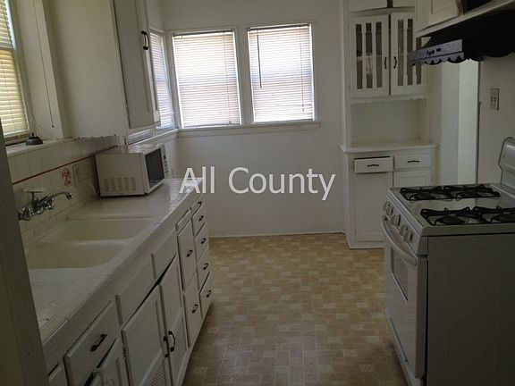 5th image of 1319 W 107th St