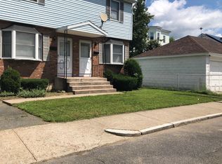 11 Dineen St, Springfield, MA 01104