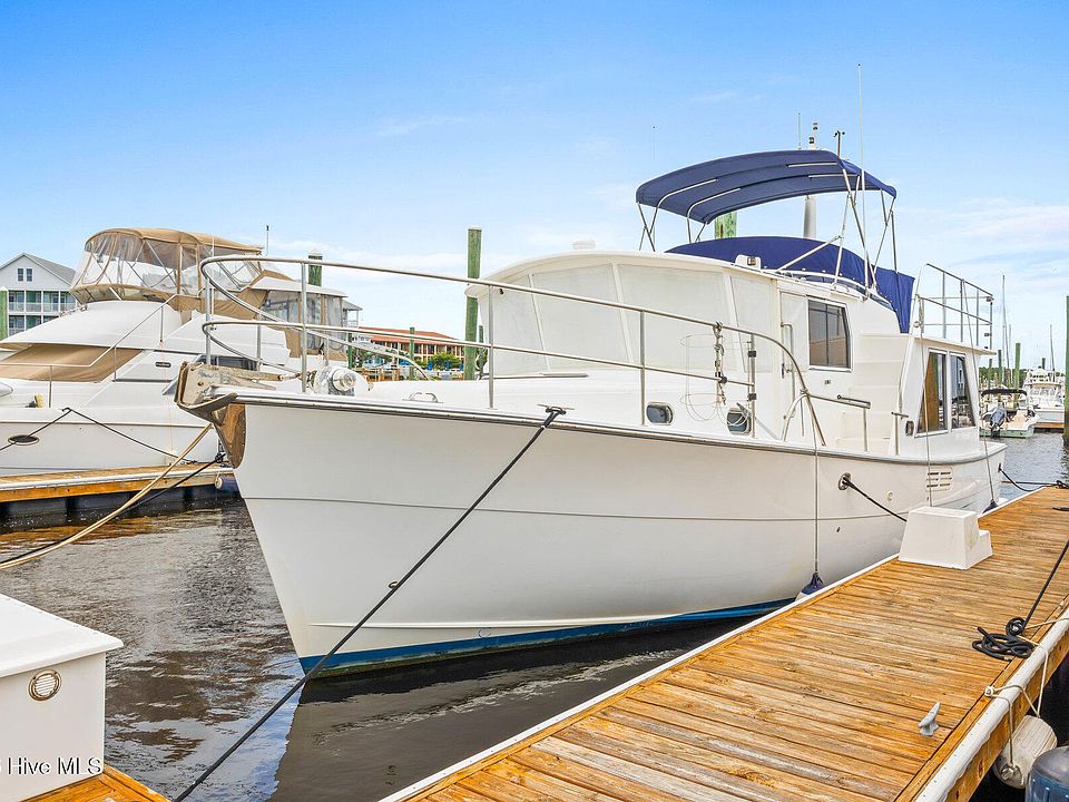 1st image of 87 Harbour Point Yacht Club