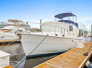 87 Harbour Point Yacht Club, Carolina Beach, NC 28428
