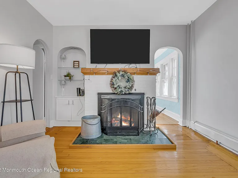 102 Dixon Ave — Photo 8
