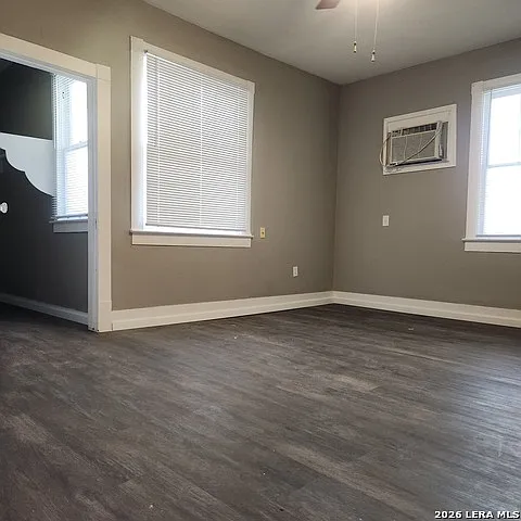 1027 W Mistletoe Ave #2 — Photo 7