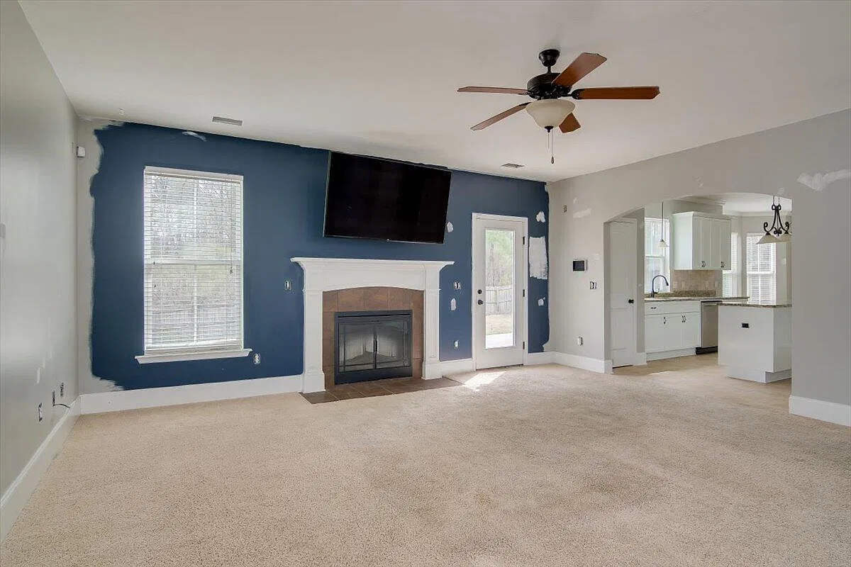 4 bed, 2.5 bath, 2691 sqft, $2,250 — Photo 3