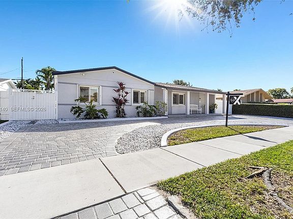 3rd image of 9390 SW 190TH Street