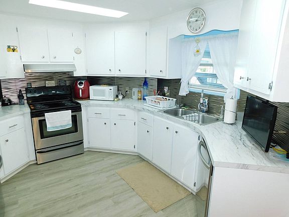 4th image of 570 57th Ave W Lot 171