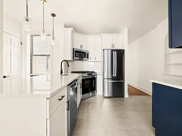 47-39 40th St #1B, Sunnyside, NY 11104