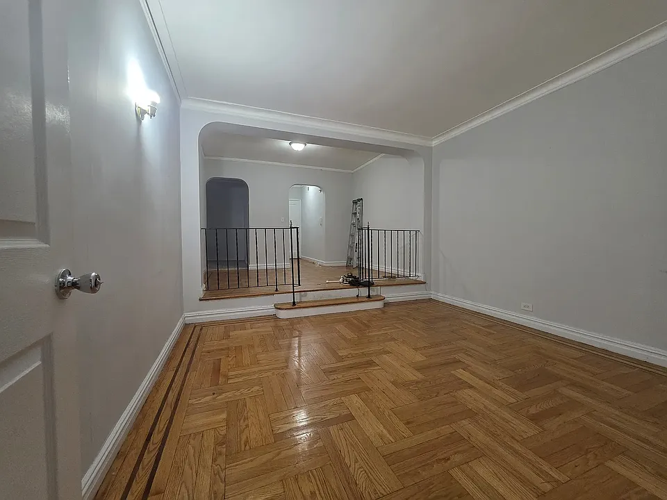 182 Bennett Ave #4K