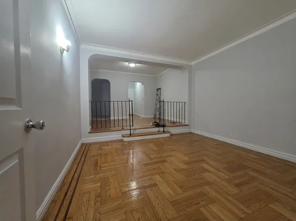 182 Bennett Ave #4K, New York, NY 10040