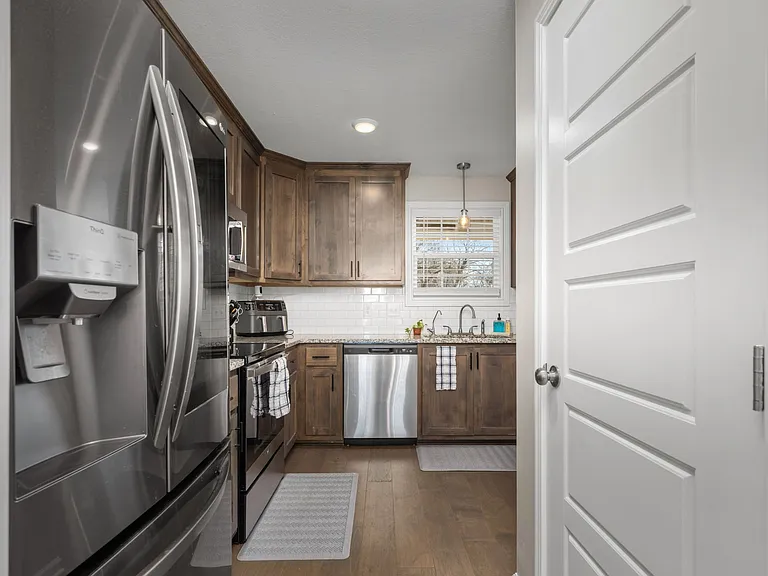 1108 Barnhill Rd — Photo 10