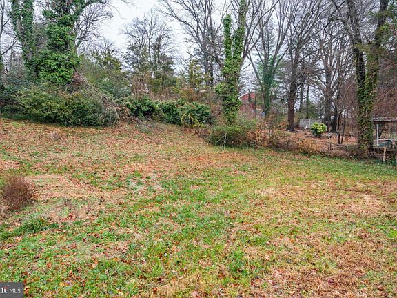 4th image of 4510 Tipton Ln
