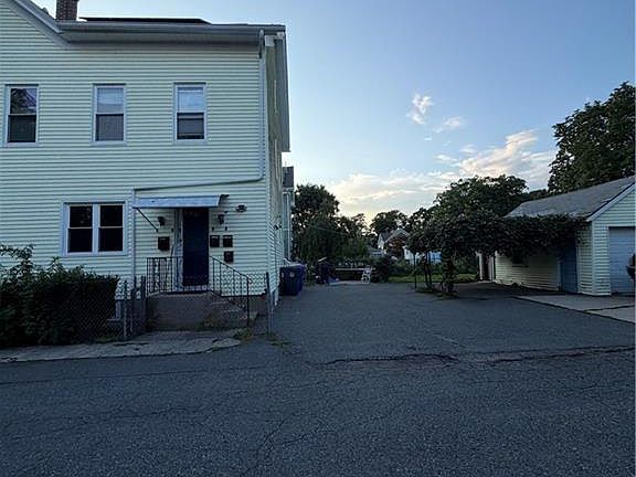 3rd image of 189 Woodward Rd #1