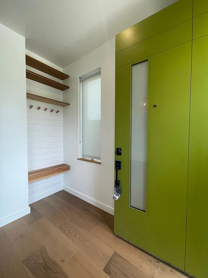 Modern High-End Townhome! — Photo 2