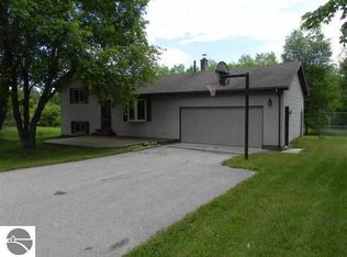 9195 Hodge Rd, Kingsley, MI 49649