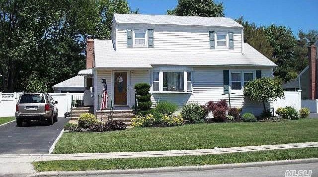 1st image of 25 Mohawk Dr
