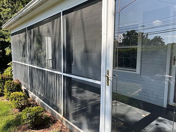 2nd image of 1305 Cherry Ave APT B