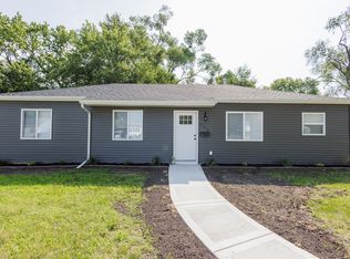 708 N Webster Cir W, Kankakee, IL 60901