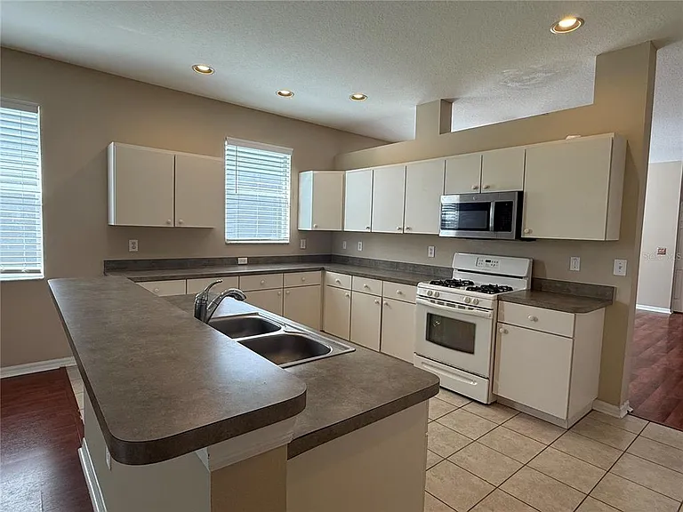 6520 Bridgecrest Dr — Photo 9