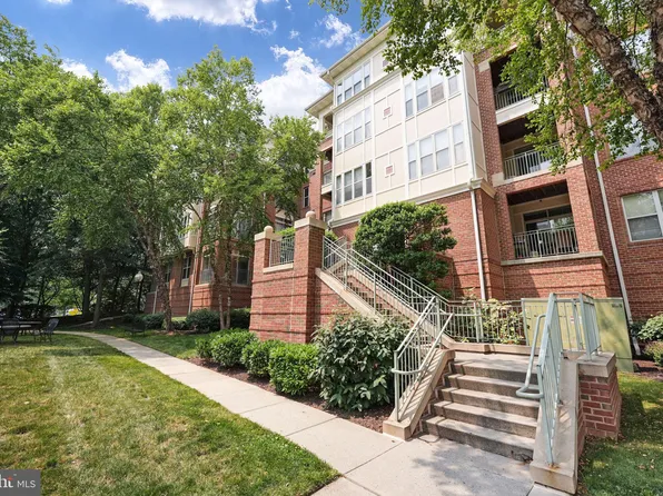 11775 Stratford House Pl APT 205, Reston, VA 20190
