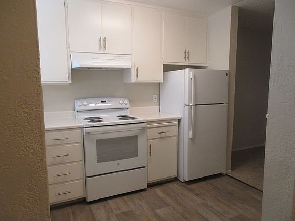2nd image of 1818 H St #3