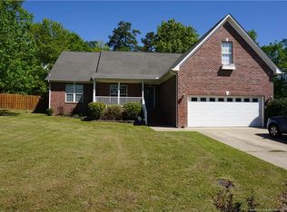 123 Forest Creek Dr, Raeford, NC 28376