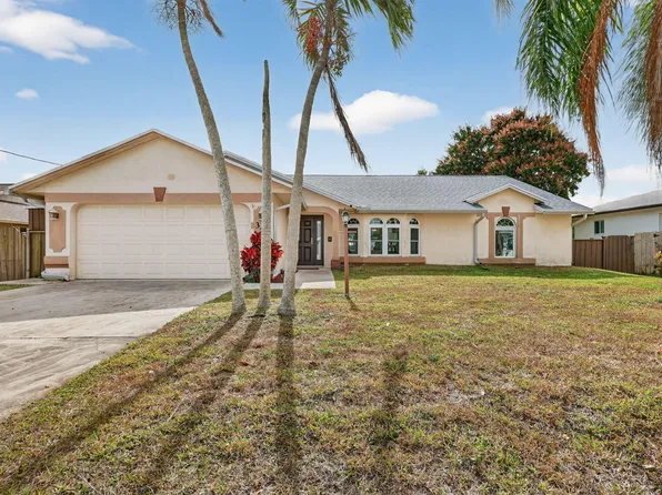 320 NE Surfside Avenue, Port St Lucie, FL 34983