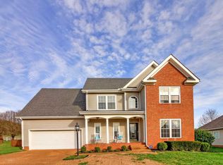 2810 Iroquois Dr, Thompsons Station, TN 37179