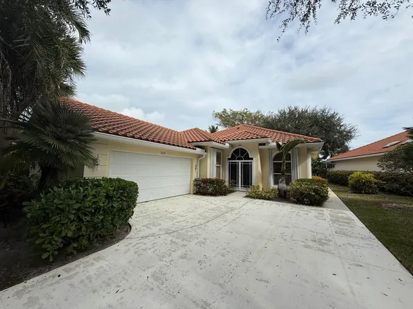 222 E Tall Oaks Cir, Palm Beach Gardens, FL 33410