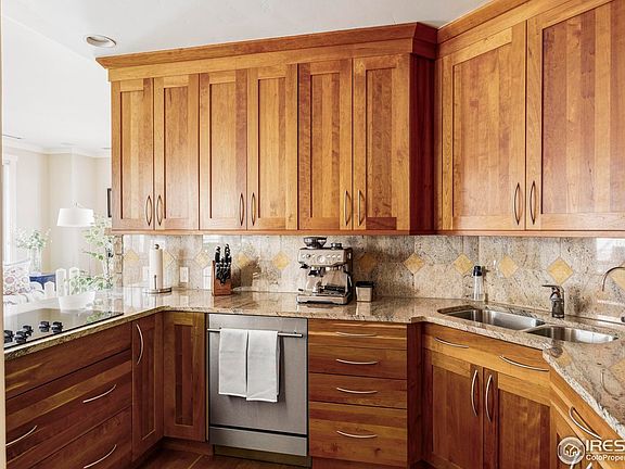 4th image of 1301 Canyon Blvd #207