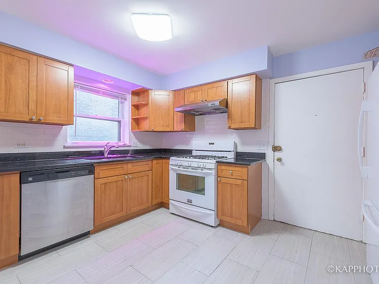 5942 W Addison St #1 — Photo 8