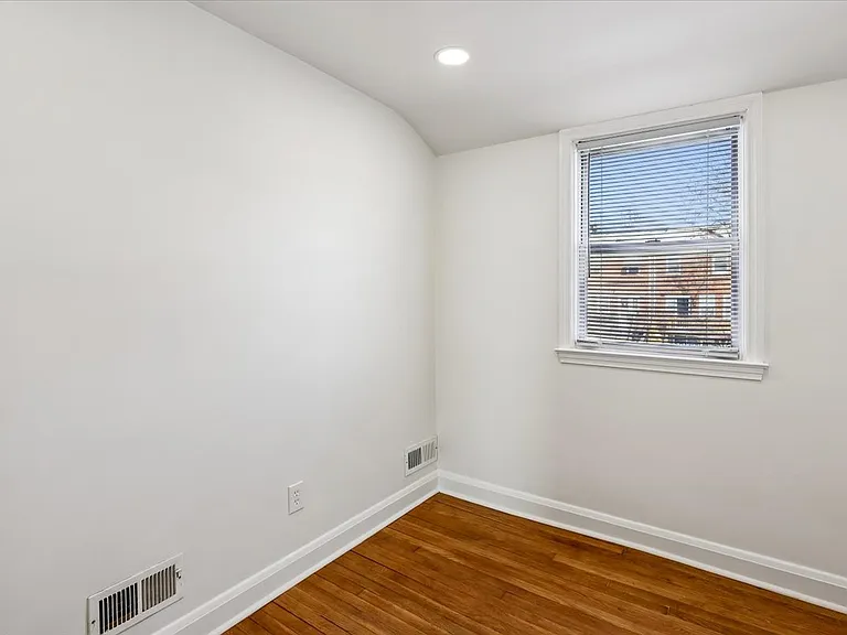 1612 Hardwick Rd — Photo 8