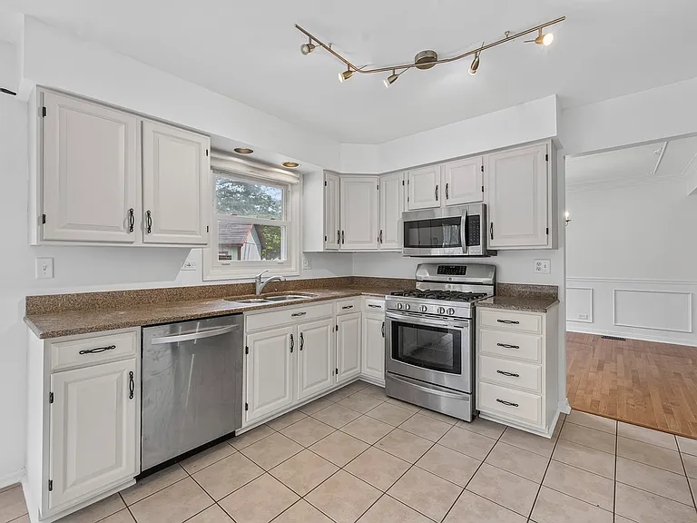 2158 Countryside Cir — Photo 13