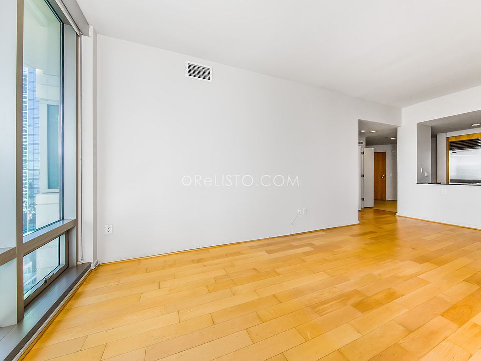 1st image of 355 1st St Unit 2403