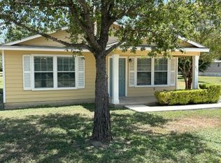 245 Springs Hill Cir, Seguin, TX 78155