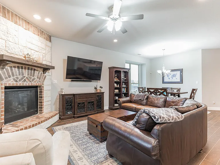 Living Room 2_08122022