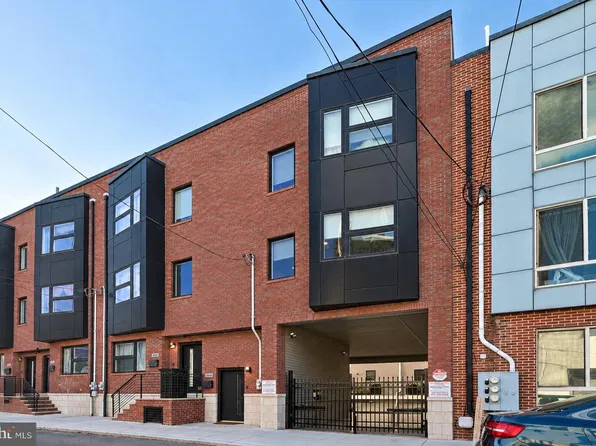 2670 Salmon St, Philadelphia, PA 19125