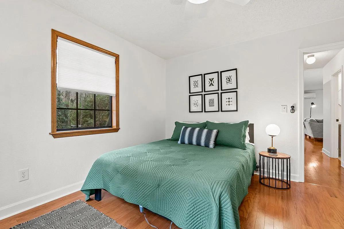 2 bed, 1.0 bath, 960 sqft, $2,500 — Photo 4