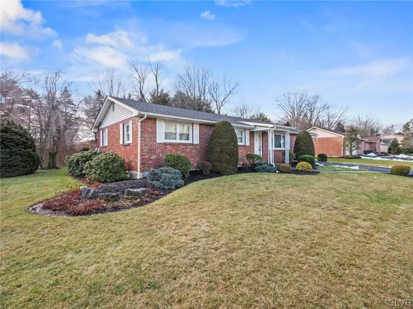 1515 Kenwood Dr, Bethlehem, PA 18017