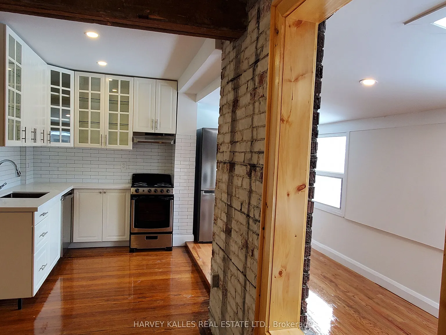 3 bed, $2,970 — Photo 3