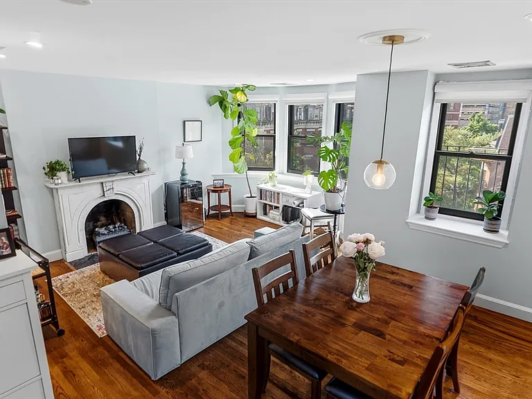 98 Chandler St #4 — Photo 2
