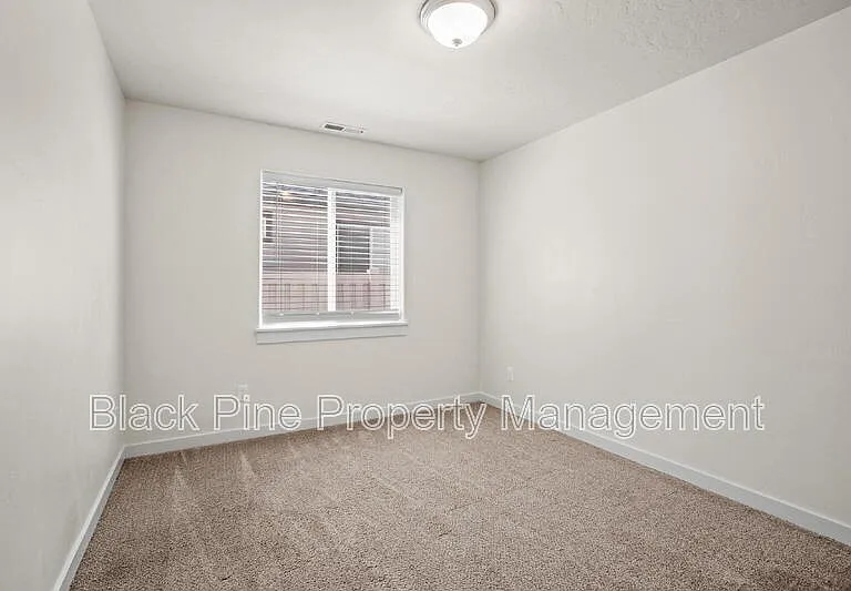 644 Stanley Lake St — Photo 18