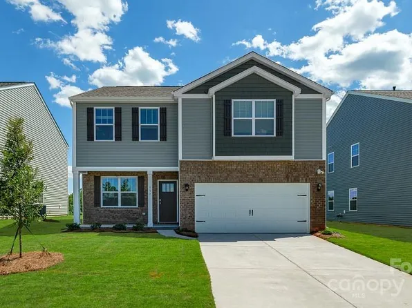564 Country Oak Dr, Asheville, NC 28804