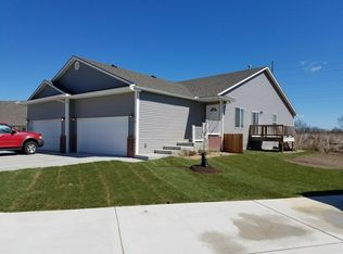 870 N Redbud Ct, Valley Center, KS 67147