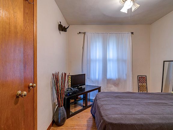 5th image of 2302 Sherman Dr NW